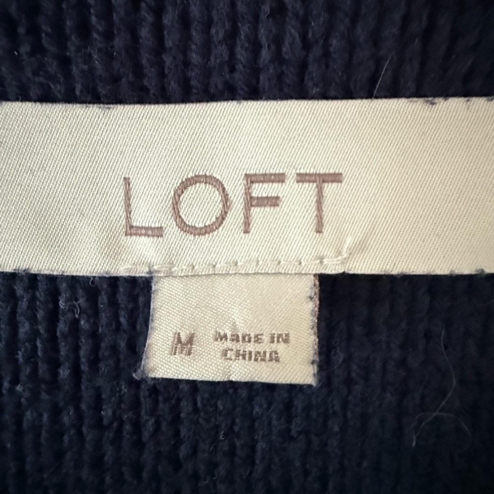 LOFT Navy Cable Knit Ruffle Shoulder Sweater Size Medium - Picture 3 of 3